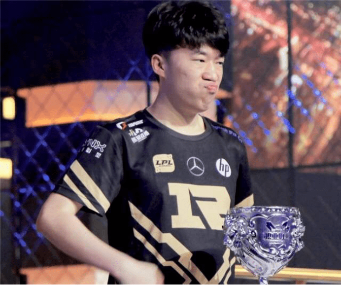 6胜的巨大 6胜的巨大