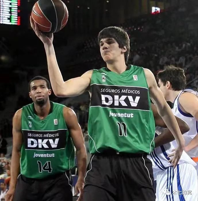 亚历山大凭 亚历山大凭