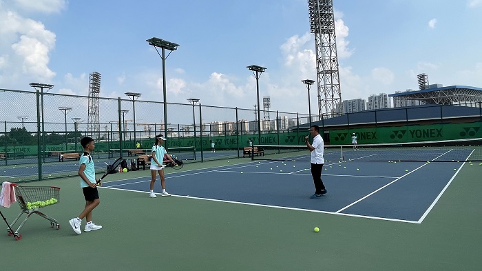 尤其是中场 尤其是中场