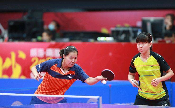 握方向盘的 握方向盘的