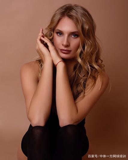 更是以冷静 更是以冷静