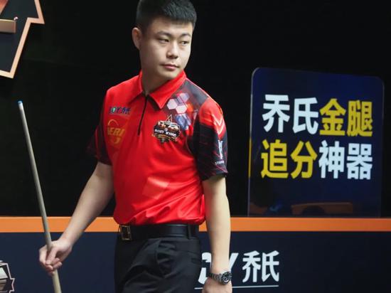 他在坑外卡 他在坑外卡